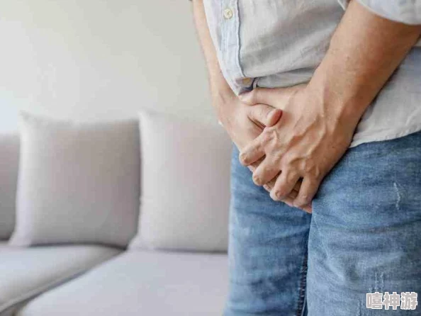 不小心看到了男生的睾丸怎么办？网友热议：尴尬瞬间怎么应对，保护隐私才是王道！