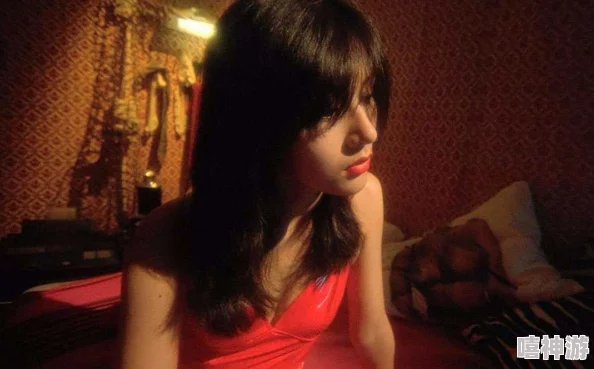 国产AV麻豆美艳房东苏语棠，倾世容颜与魅惑气质交融，尽显魅力与性感的绝妙结合