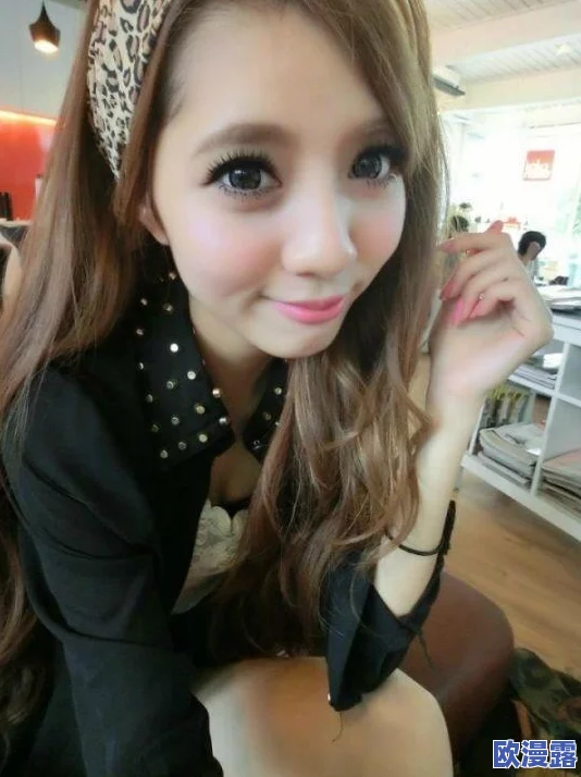 小视频网站:某知名主播被曝与神秘女友同游,引发粉丝热议,背后真相令人惊讶! 小视频网站:某知名主播被曝与神秘女友同游,引发粉丝热议,背后真相令人惊讶!