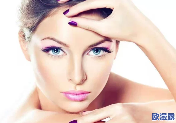 9色3ce：全新彩妆系列发布，带你体验多样化的美丽选择与无限创意搭配，让每一天都充满惊喜与自信