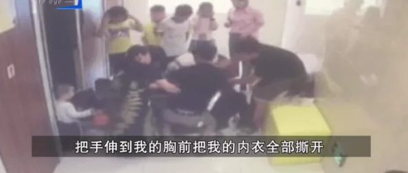 美女解开胸罩喂男人吃奶，现场目击者惊呼：这场面太震撼，令人难以置信！