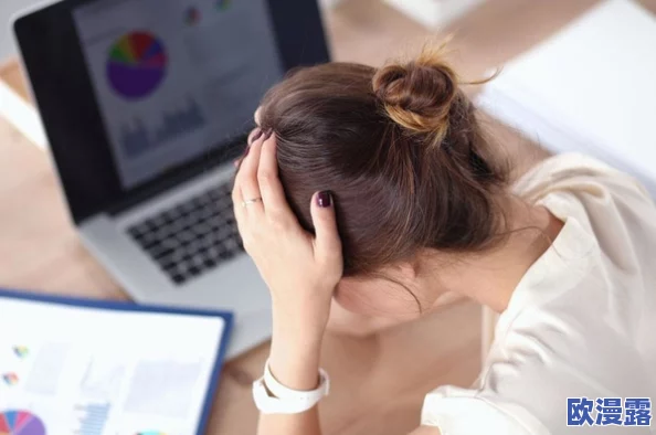 Ass女人白净下部：探讨女性身体美与自信的关系，如何在现代社会中展现真实自我