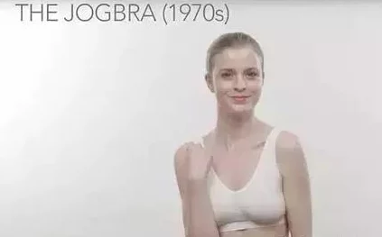 男人扒下美女胸罩喝奶水引发热议网友纷纷评论事件背后的社会问题与道德底线