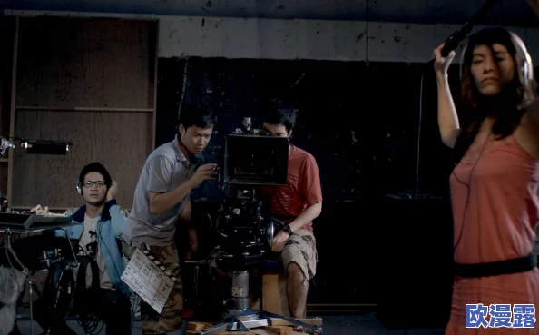 午夜生活片：神秘导演曝光幕后花絮 主演竟是当红小生与实力派女星的意外合作引发热议