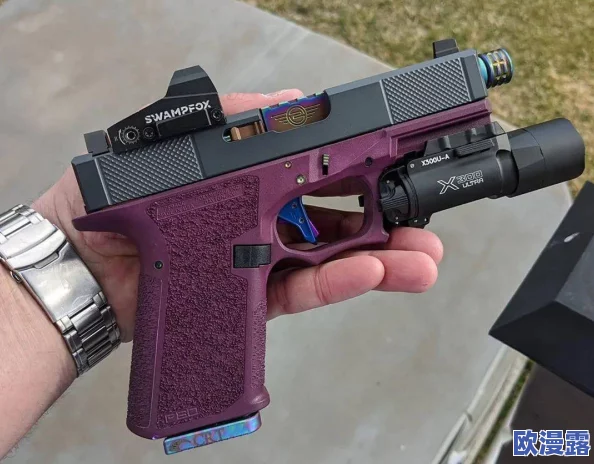 《暗区突围》全新服装【台风-防卫者】与【竞技风潮】枪械涂装强势登场! 《暗区突围》全新服装【台风-防卫者】与【竞技风潮】枪械涂装强势登场!